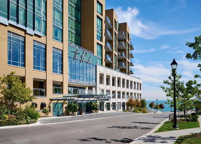 Best 11 Spa Hotels in Elora for a Relaxing Getaway