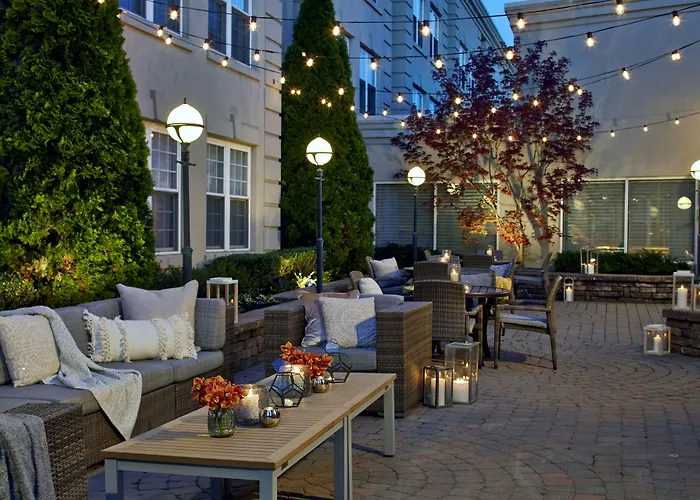 Best 6 Spa Hotels in Aurora for a Relaxing Getaway