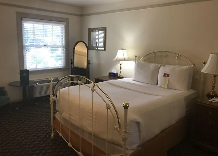 Best 13 Spa Hotels in Troutdale for a Relaxing Getaway