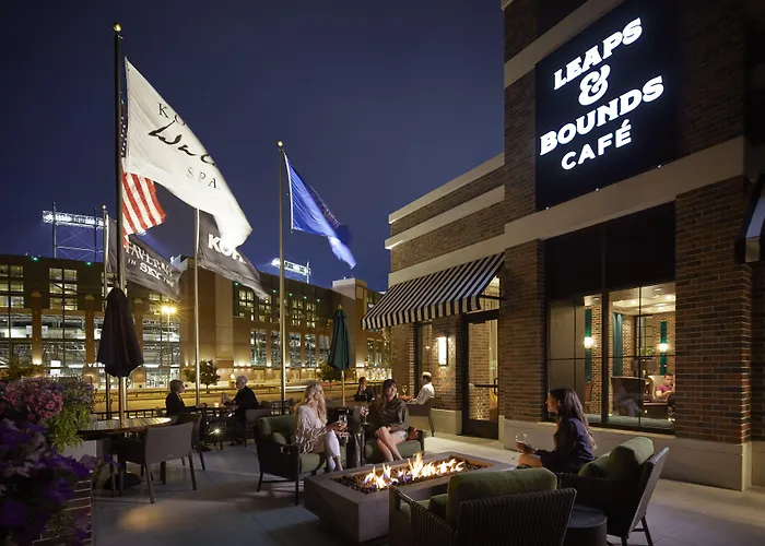 Best 12 Spa Hotels in Green Bay for a Relaxing Getaway