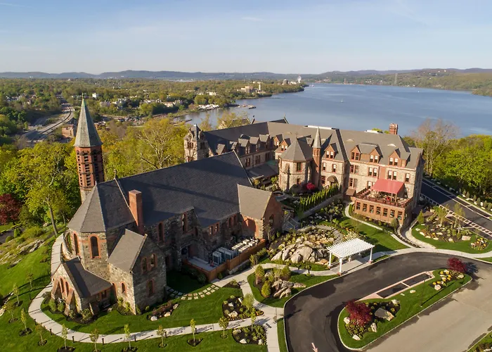 Best 17 Spa Hotels in Peekskill for a Relaxing Getaway