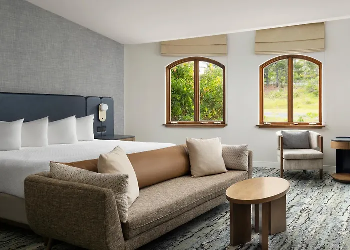 Best 8 Spa Hotels in Cambria for a Relaxing Getaway