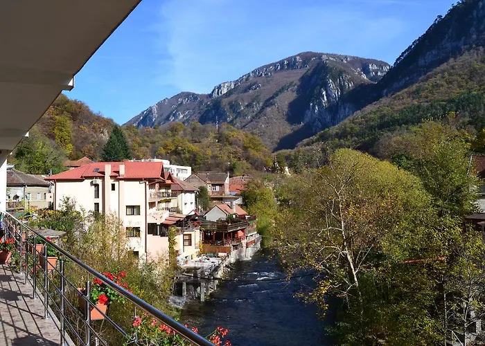 Best 12 Spa Hotels in Baile Herculane for a Relaxing Getaway